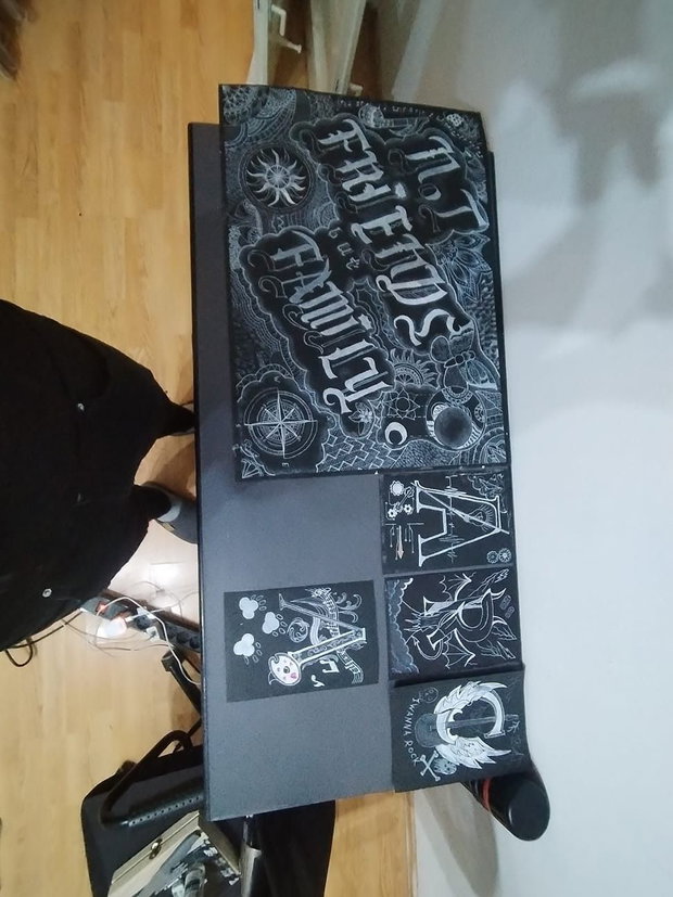 Desene .mesaje .logouri de firma personalizate