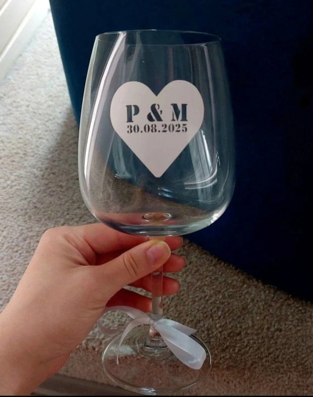 Pahar de vin personalizat