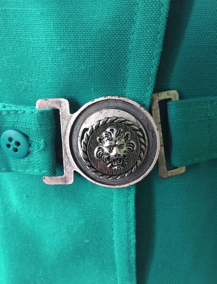 Rochie cu decupaje la spate