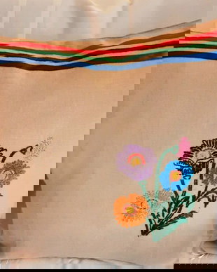 Față de pernă brodată