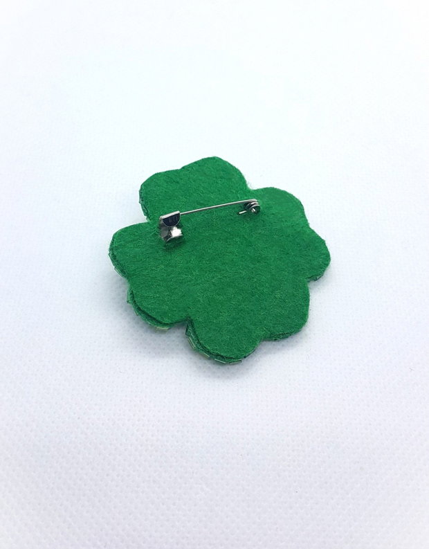 Broșă handmade trifoi cu patru foi