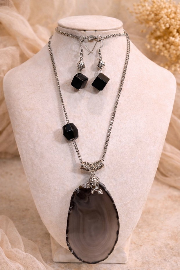 SET~DARK ELEMENT~agata,onix,inox