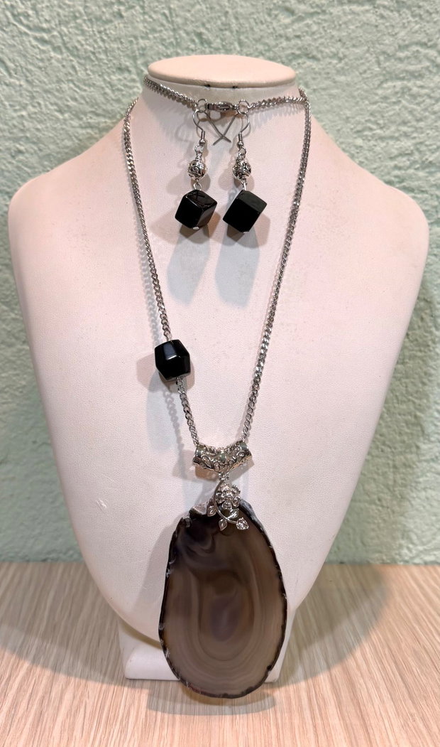 SET~DARK ELEMENT~agata,onix,inox