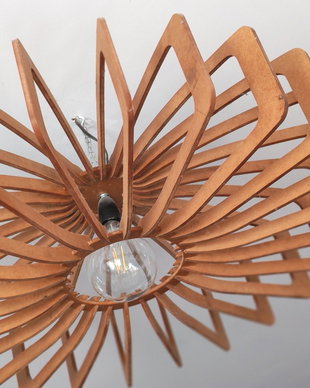 Lampa suspendata pentru interior sau exterior.