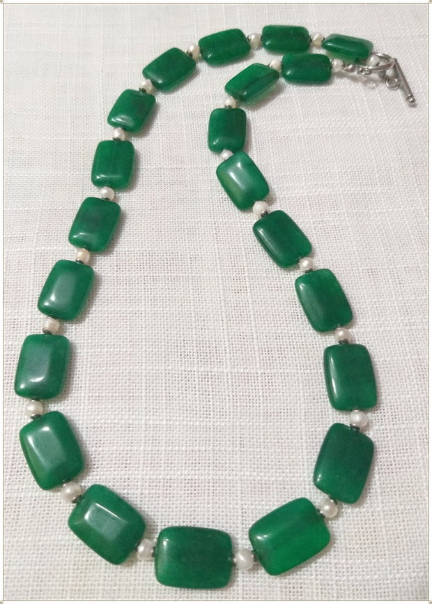 SET- JAD VERDE SI PERLE ALBE DE CULTURA
