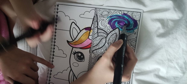 Unicorni Carte de colorat pentru toți