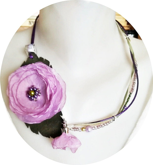 colier floral lila