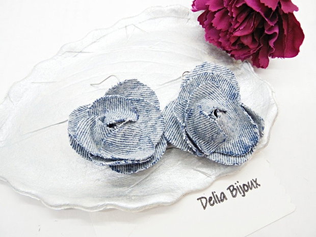 Cercei statement din blugi reciclat flori handmade (cod1421)