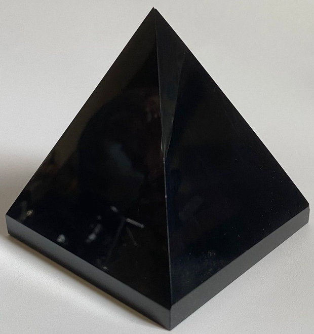 Obsidian - Piramida piatra semipretioasa