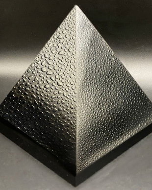 Obsidian - Piramida piatra semipretioasa