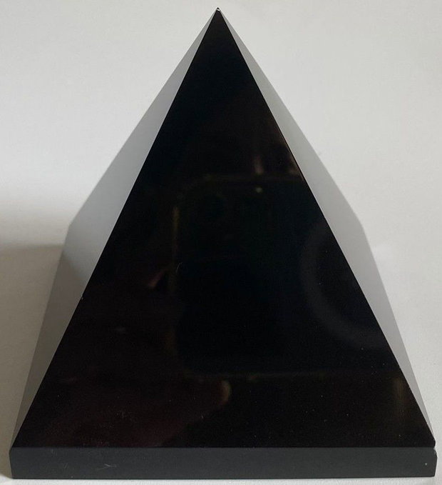 Obsidian - Piramida piatra semipretioasa
