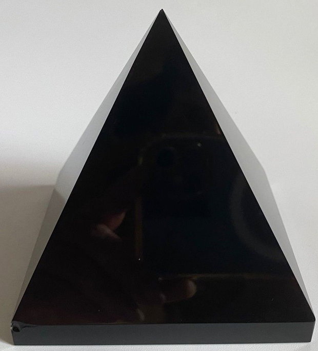 Obsidian - Piramida piatra semipretioasa