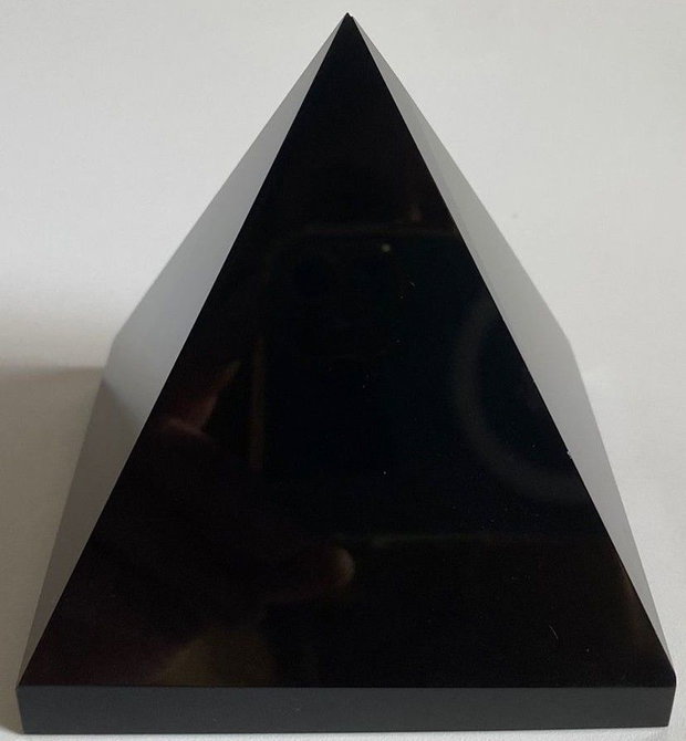 Obsidian - Piramida piatra semipretioasa