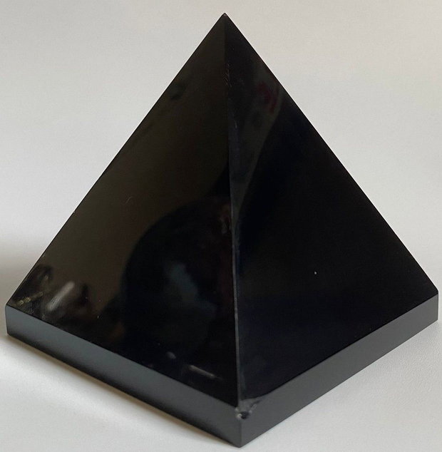 Obsidian - Piramida piatra semipretioasa