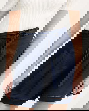 Lacoste pantaloni scurți pentru femei, cu lyocell