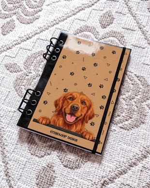 Caiet Mecanic A5 cu Refill Rezerve Foi - Curiosul Golden Retriever American v3 (Galben Ocru)