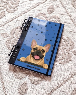 Caiet Mecanic A5 cu Refill Rezerve Foi - Curiosul Buldog Francez Cafeniu v6 (Albastru Azur)