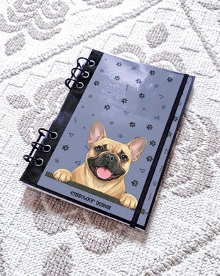 Caiet Mecanic A5 cu Refill Rezerve Foi - Curiosul Buldog Francez Cafeniu v9 (Gri Cenusiu)