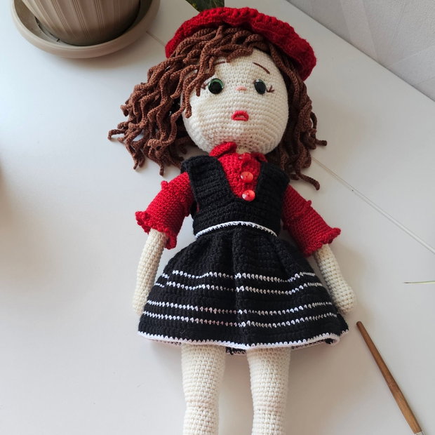 Păpușă croșetată 50 cm