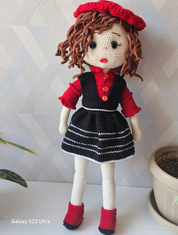 Păpușă croșetată 50 cm