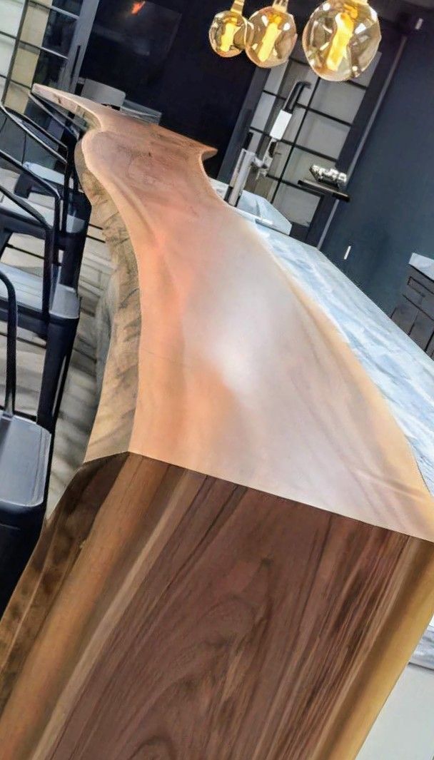 Blat de bar din lemn masiv dintr-o bucată live edge design natural ATP Wood