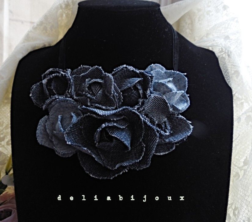 Colier statement cu flori din blugi reciclați (cod1419)