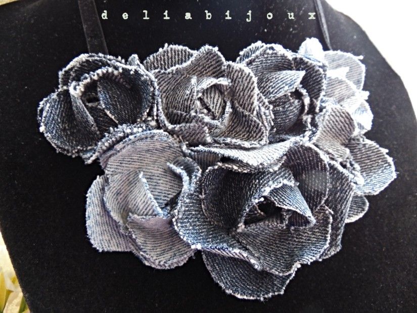 Colier statement cu flori din blugi reciclați (cod1419)