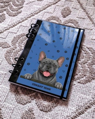 Caiet Mecanic A5 cu Refill Rezerve Foi - Curiosul Buldog Francez Albastru v6 (Albastru Azur)