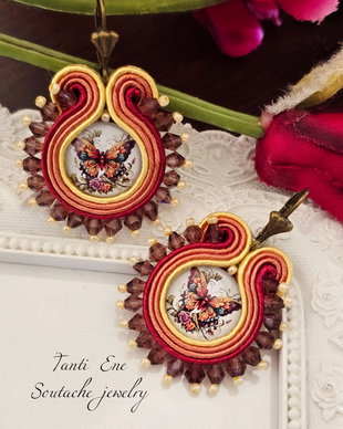 Cercei soutache cu fluturi si cristale