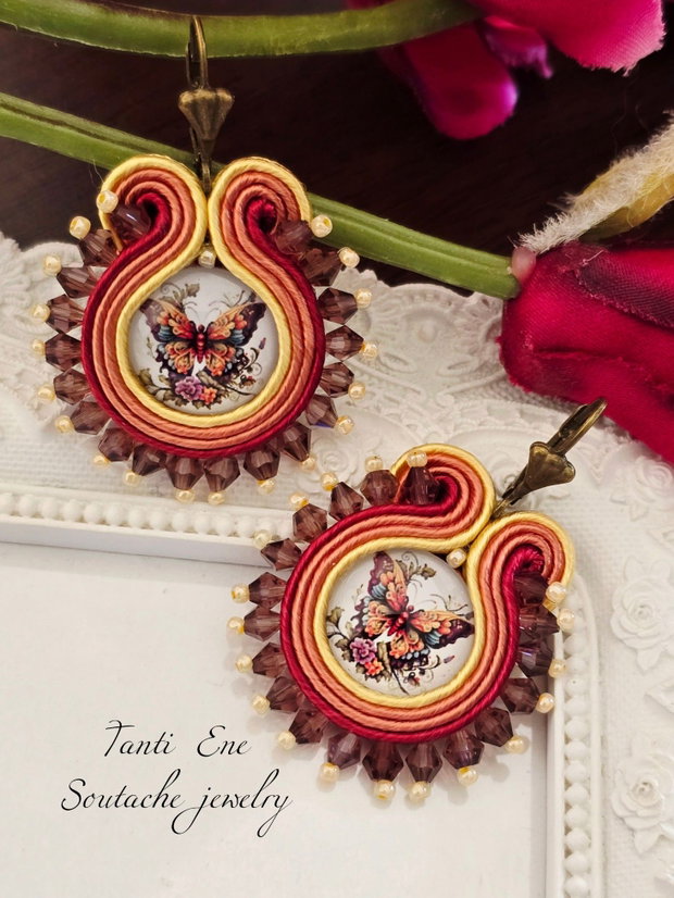 Cercei soutache cu fluturi si cristale