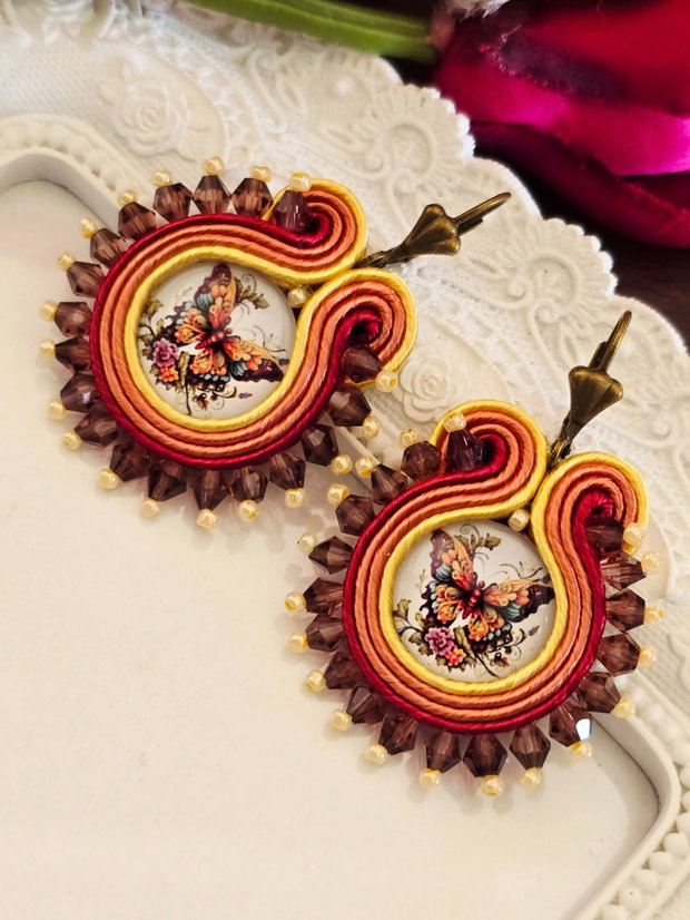 Cercei soutache cu fluturi si cristale