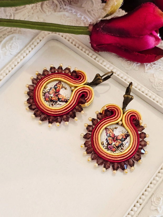 Cercei soutache cu fluturi si cristale