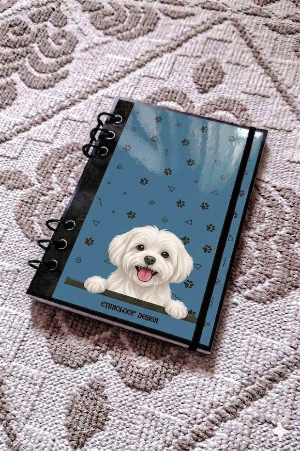 Caiet Mecanic A5 cu Refill Rezerve Foi - Curiosul Bichon Maltez cu Blana Scurta v5 (Albastru Petrol)