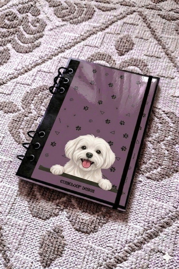 Caiet Mecanic A5 cu Refill Rezerve Foi - Curiosul Bichon Maltez cu Blana Scurta v7 (Mov Lila)