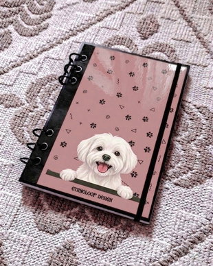 Caiet Mecanic A5 cu Refill Rezerve Foi - Curiosul Bichon Maltez cu Blana Scurta v8 (Roz Prafuit)