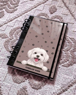 Caiet Mecanic A5 cu Refill Rezerve Foi - Curiosul Bichon Maltez cu Blana Scurta v10 (Gri-Bej/ Grej)