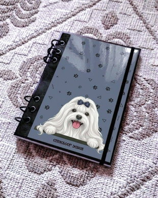 Caiet Mecanic A5 cu Refill Rezerve Foi - Curiosul Bichon Maltez cu Blana Lunga v9 (Gri Cenusiu)