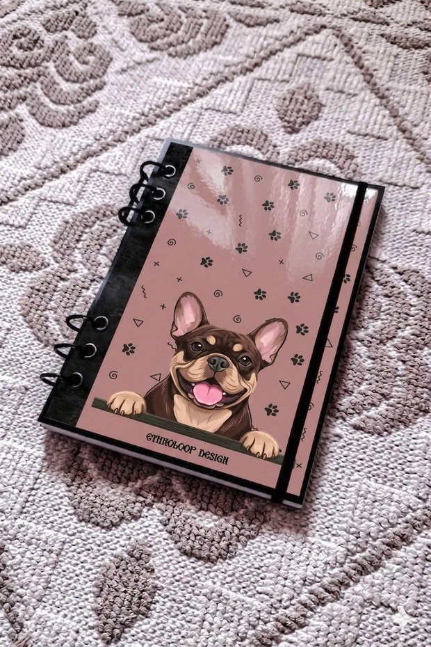 Caiet Mecanic A5 cu Refill Rezerve Foi - Curiosul Buldog Francez Ciocolatiu v8 (Roz Prafuit)