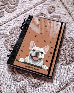 Caiet Mecanic A5 cu Refill Rezerve Foi - Curiosul Buldog Francez Alb v2 (Portocaliu Teracota)