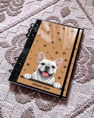 Caiet Mecanic A5 cu Refill Rezerve Foi - Curiosul Buldog Francez Alb v3 (Galben Ocru)