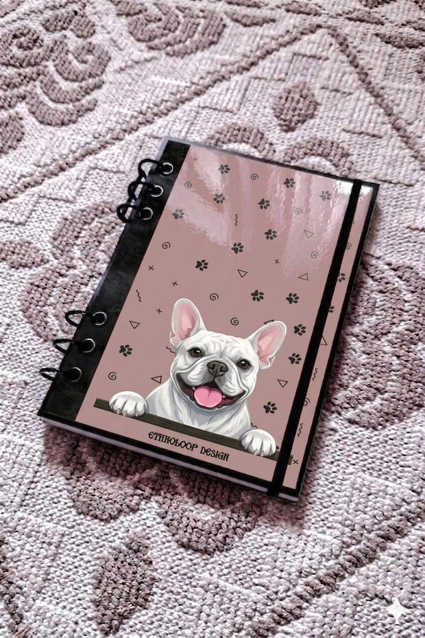 Caiet Mecanic A5 cu Refill Rezerve Foi - Curiosul Buldog Francez Alb v8 (Roz Prafuit)