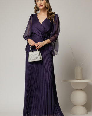 Rochie lunga mov eleganta de ocazie cu fusta plisata si floare in talie
