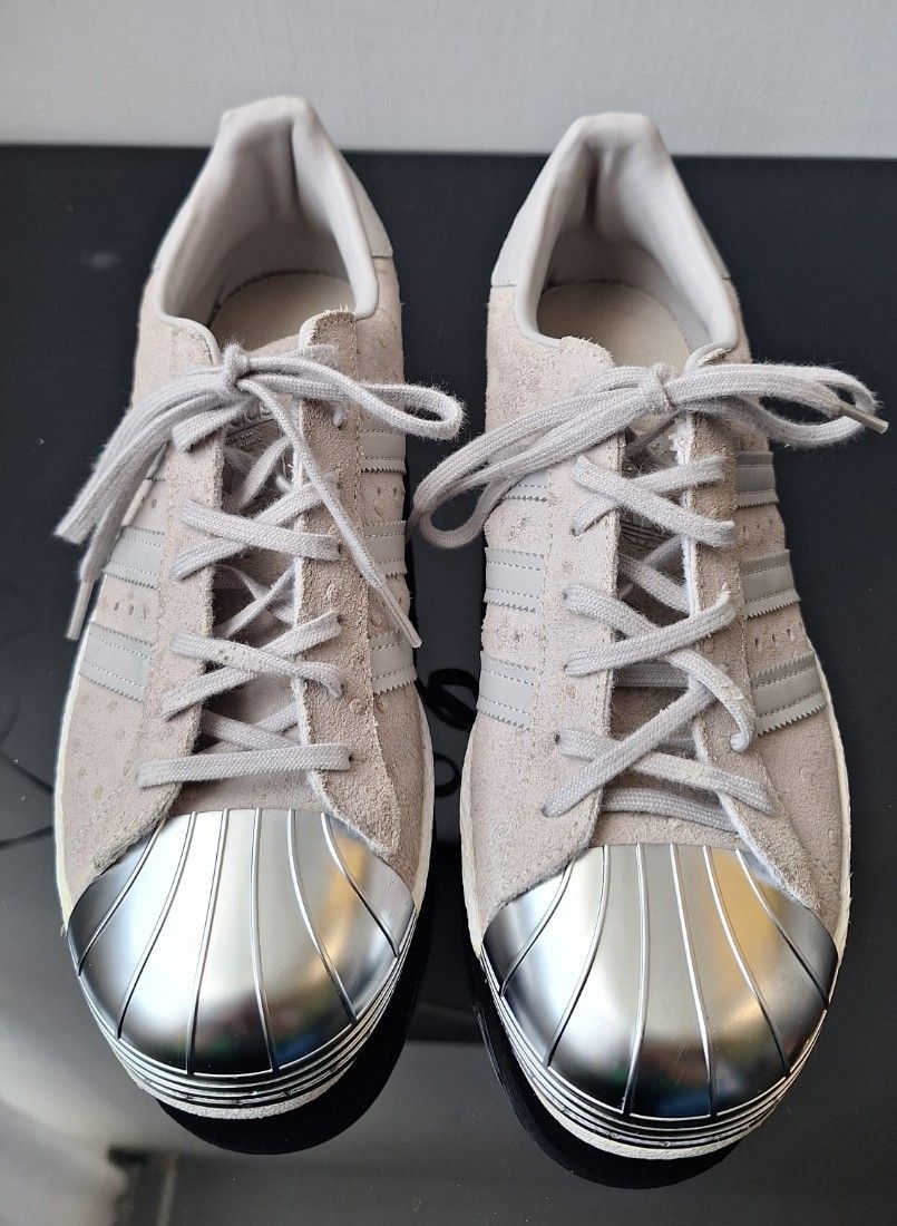 Pantofi sport Adidas cu varf metalic