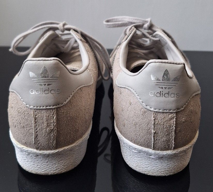 Pantofi sport Adidas cu varf metalic