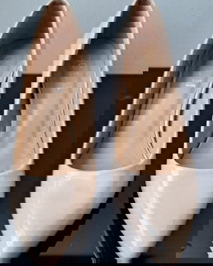 Pantofi nude lacuiti cu toc