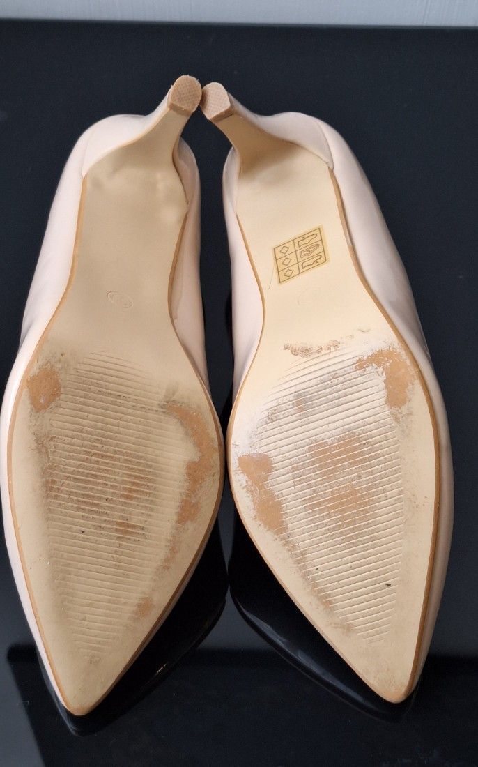 Pantofi nude lacuiti cu toc