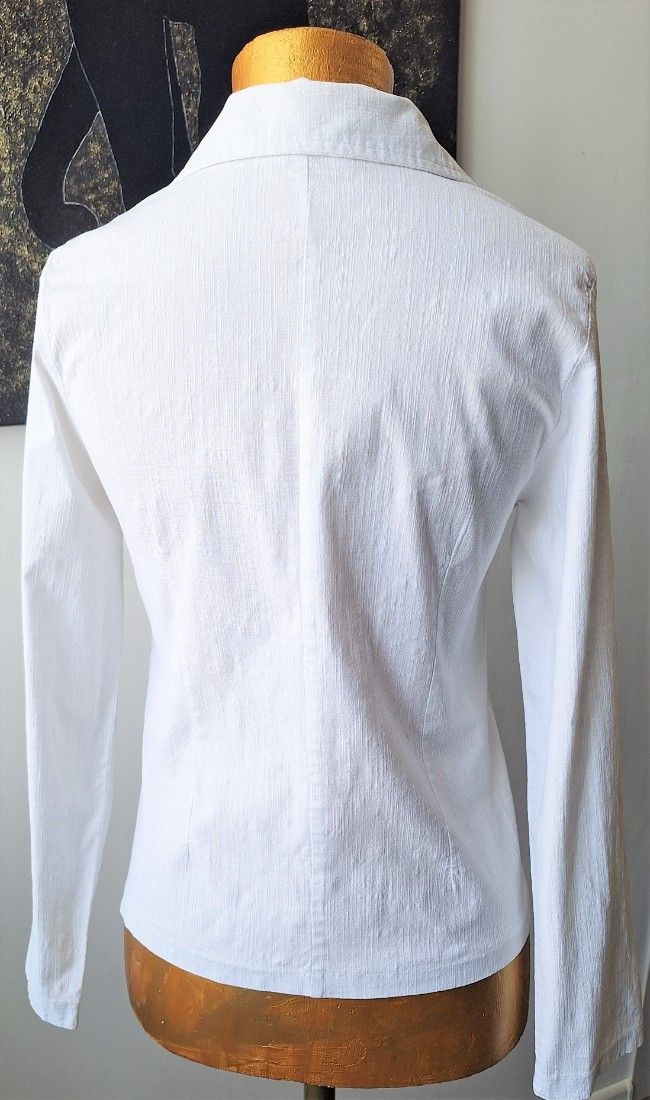 Sacou alb cu nasturi mari pentru dama