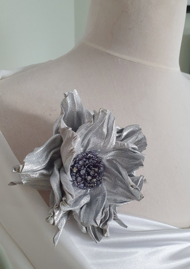 Floare din piele