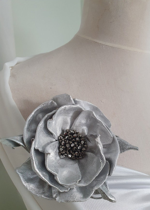 Floare din piele