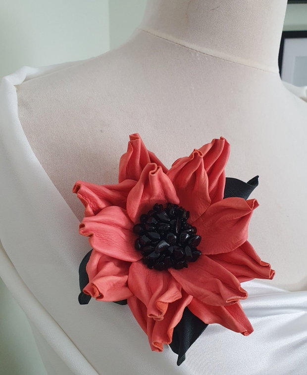 Floare din piele